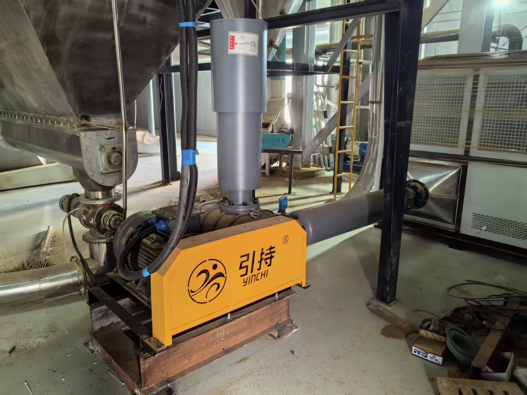 Għeruq blowers: il-powerhouse wara sistemi effiċjenti ta 'ġarr pnewmatiku